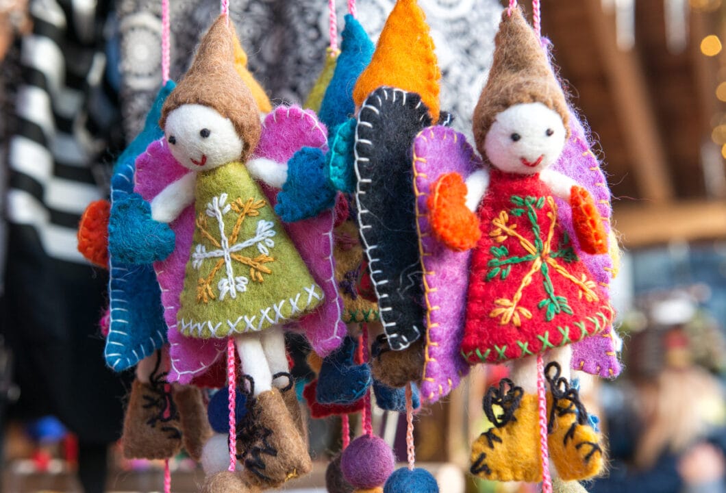 Kunsthandwerk, Strickmützen & Feinkost Souvenirs